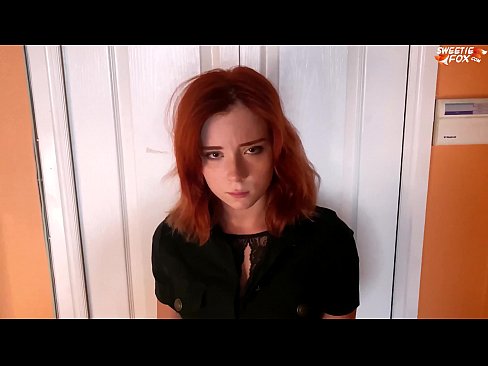 ❤️ Varnostnik kaznuje lepo žensko za krajo v trgovini - sperma v ustih ❤️❌ Fucking video na sl.hqpornvideos.ru ☑